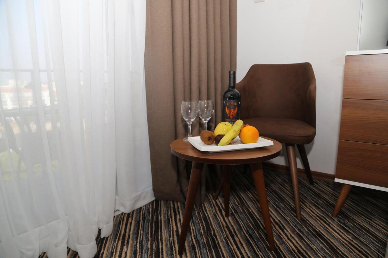 Celebrity Hotel Lapithos  Exterior foto