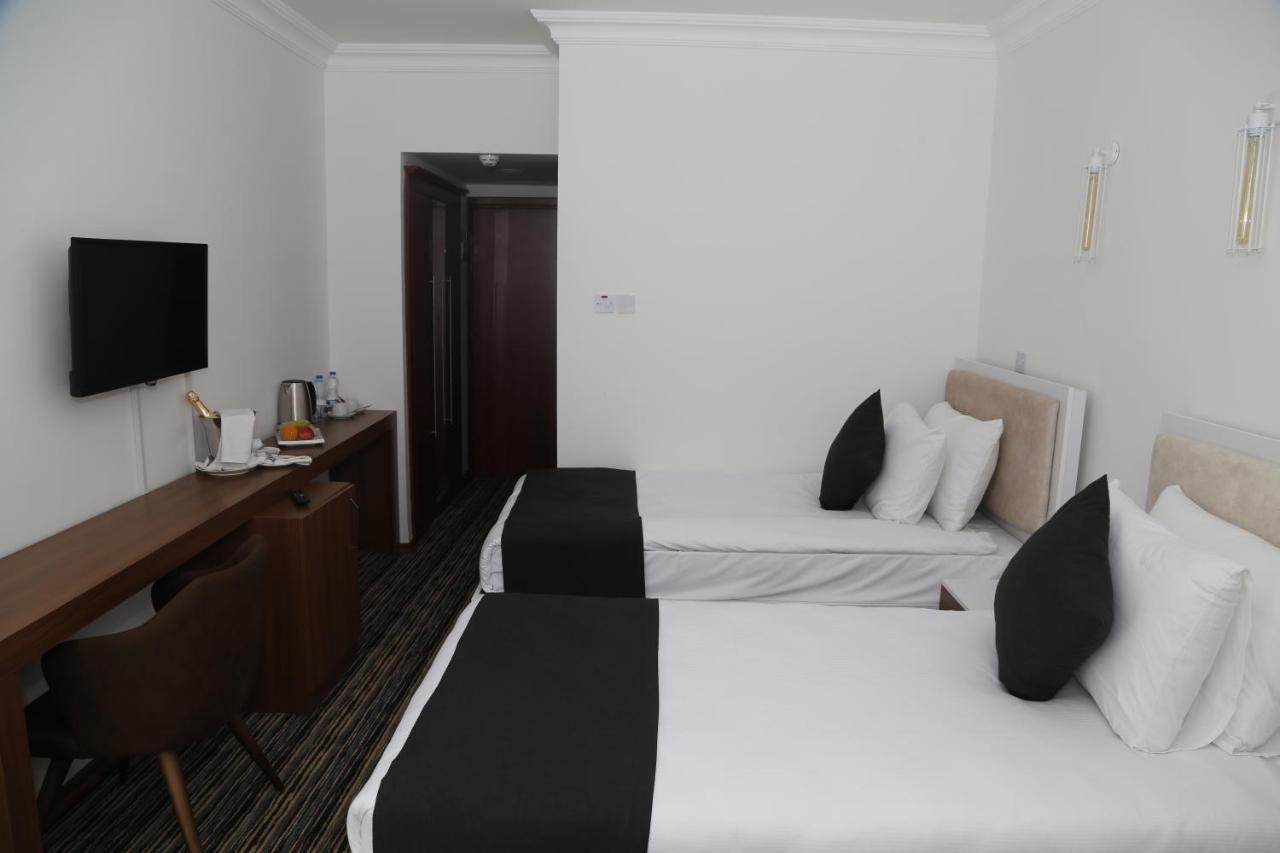Celebrity Hotel Lapithos  Exterior foto